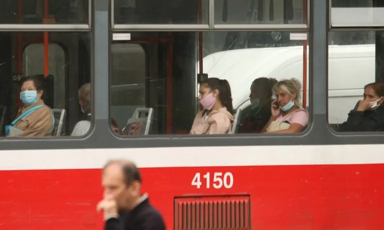 Австрийски експерт смята, че всеки втори човек в Косово и България е заразен с коронавирус - Tribune.bg