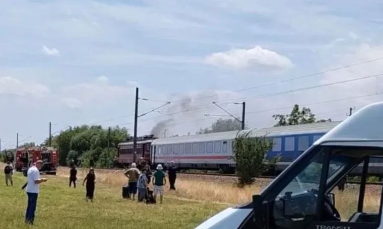 Пожар в локомотив на бързия влак Варна – София край Стара Загора - Tribune.bg
