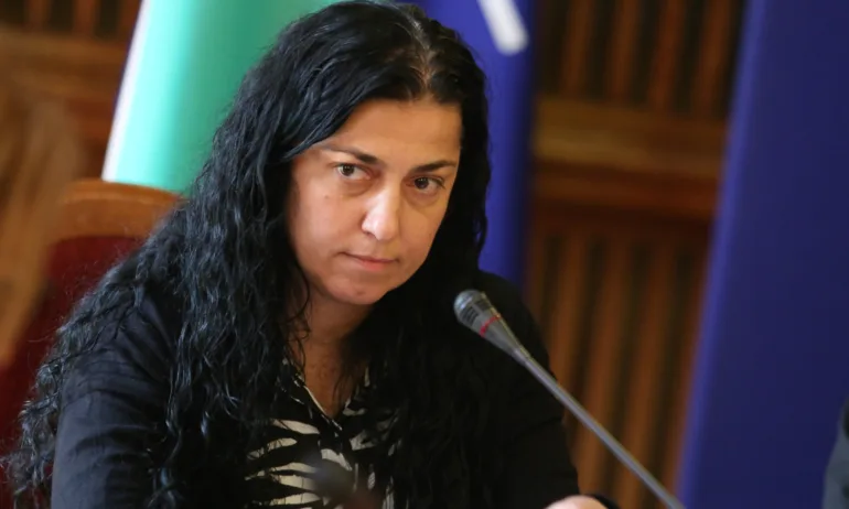 Съпругата на военния пилот Валентин Терзиев: Има и друго, по-отговорно лице, което не е разследвано - Tribune.bg