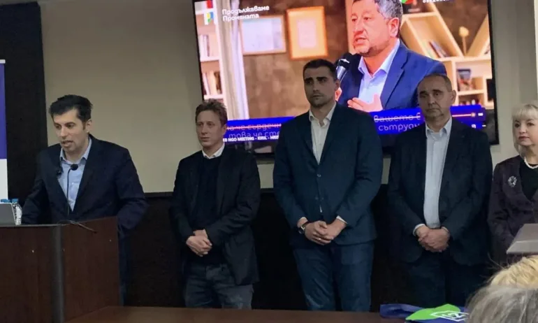 Петя Ставрева заведе Кирил Петков във фабриката на шефа си (СНИМКИ) - Tribune.bg