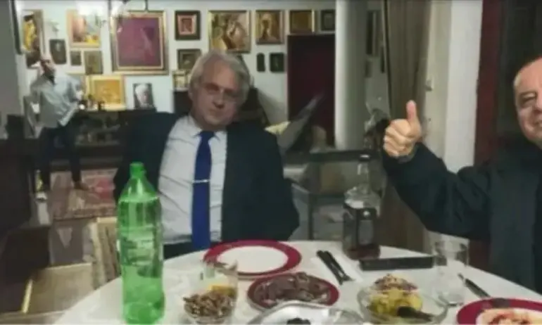 Потвърждение за вечеринките? Появи се обща снимка на Рашков, Тенев и Димитров - Tribune.bg