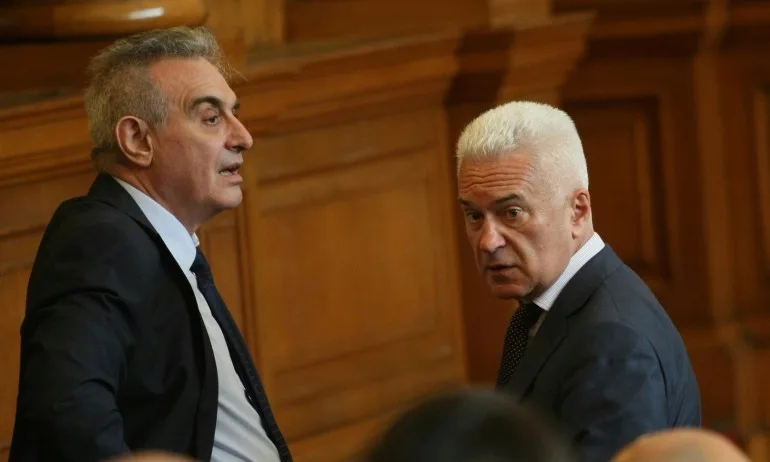 Сидеров: Не е редно отсъстващи от работа депутати да получават заплати - Tribune.bg