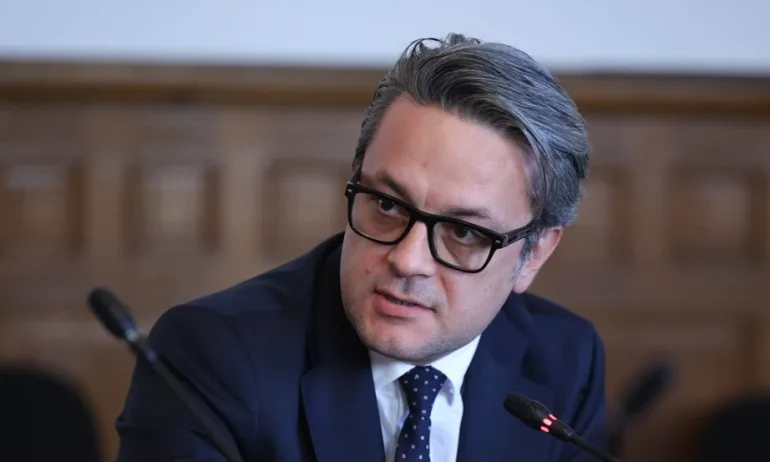 Тома Биков с нова книга: Руската концепция за многополюсен свят изглежда все по-възможна - Tribune.bg