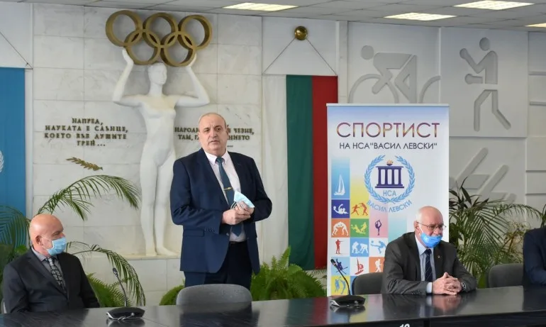 Зам.-министър Андонов участва в церемонията по връчване на наградите Спортист на годината на НСА - Tribune.bg