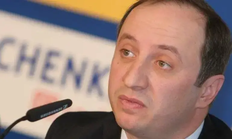 Българинът затъва с бързи кредити - Tribune.bg