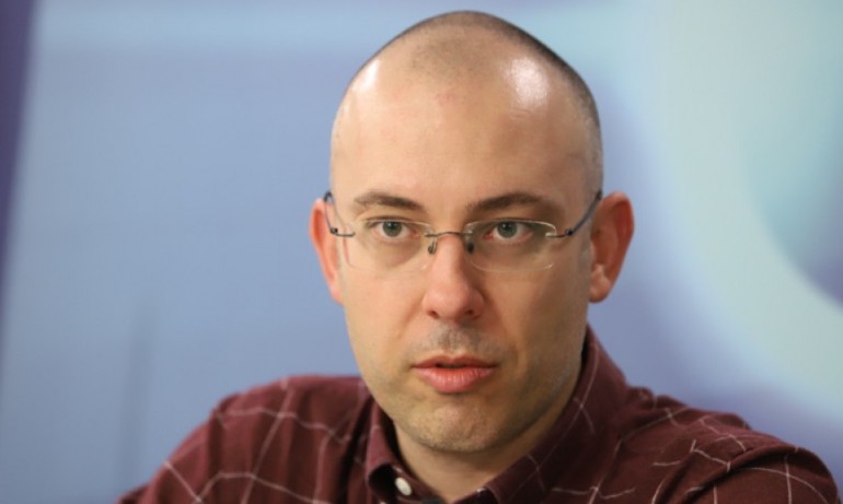Калоян Стайков: Подготвяните от кабинета отстъпки за горивата няма да бъдат ефективни - Tribune.bg