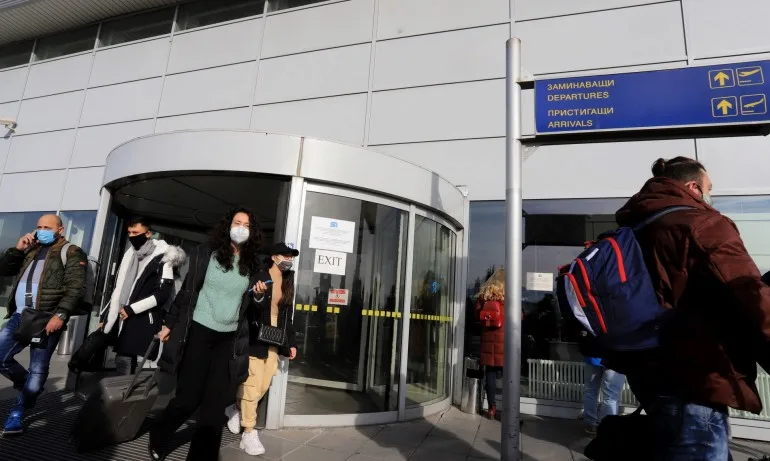 Държавата ще помага на концесионера на Летище София, за да няма струпване на хора - Tribune.bg