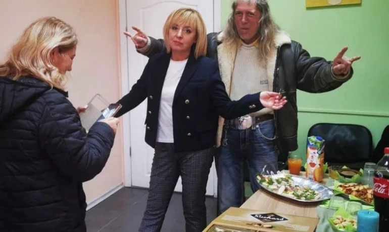 Хит в мрежата... - Tribune.bg