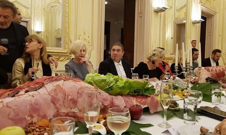 Все пак било изкуство – месото символизирало консумирането на жената в обществото - Tribune.bg