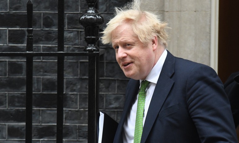 Великобритания налага санкции на 5 руски банки и трима олигарси - Tribune.bg