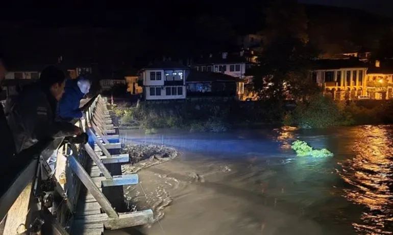 Река Янтра едва не преля тази нощ след дъждове от 120 литра на кв.м - Tribune.bg