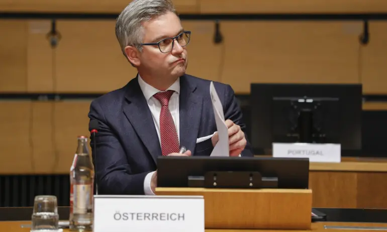 Австрийският министър на финансите ще е без шофьорска книжка за месец - Tribune.bg