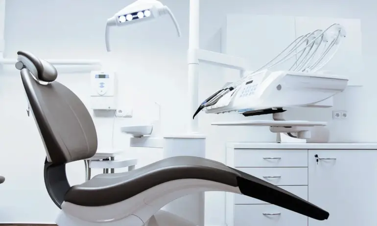 61-годишна жена жена издъхна на зъболекарския стол в Благоевград, започва проверка 
