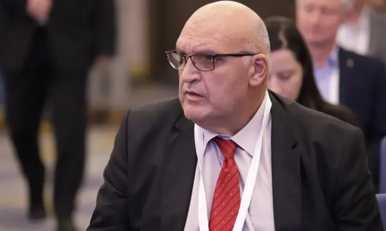 Д-р Брънзалов: Никъде в Европа няма наложено изписване на антибиотици само с Е-рецепта - Tribune.bg