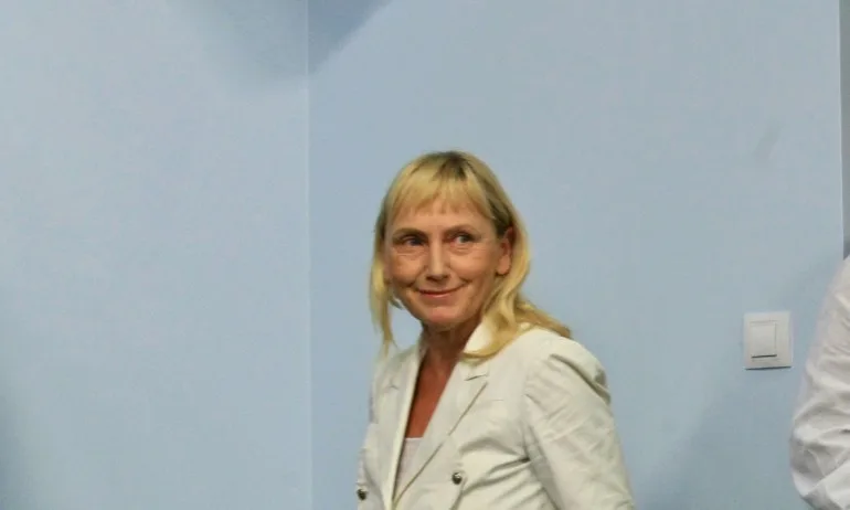 Йончева обяви, че намерила американски експерти, които потвърдили автентичността на записа на Борисов - Tribune.bg