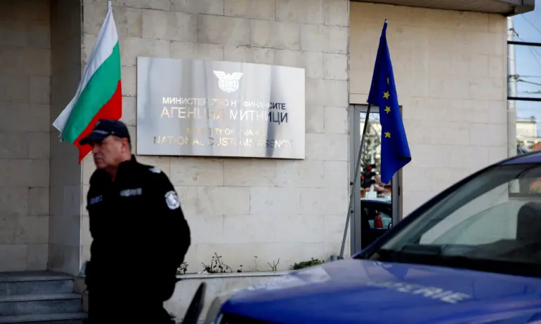 След акцията в Агенция Митници: Досъдебно производство за ОПГ с цел контрабанда, пране на пари и подкупи - Tribune.bg