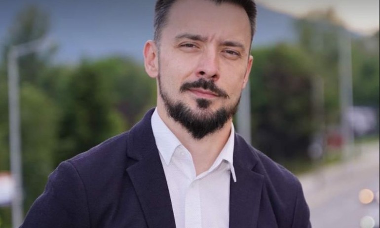 Шкварек за депутатите на Петков/Василев: Донор е Америка за България, отличен за Херо Мустафа - Tribune.bg