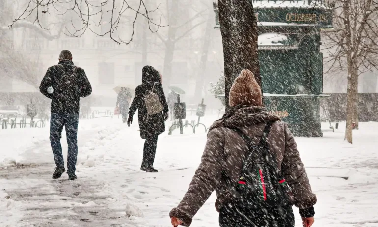 Жълт код за поледици в 3 области, валежите отслабват в четвъртък  - Tribune.bg