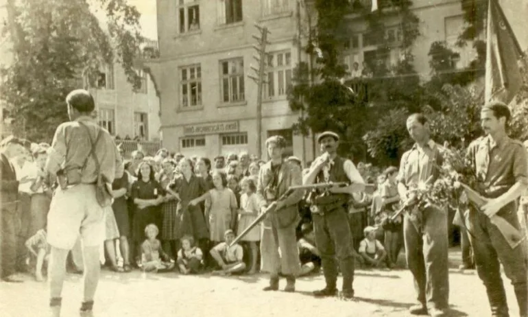 76 години от Деветосептемврийския преврат - Tribune.bg