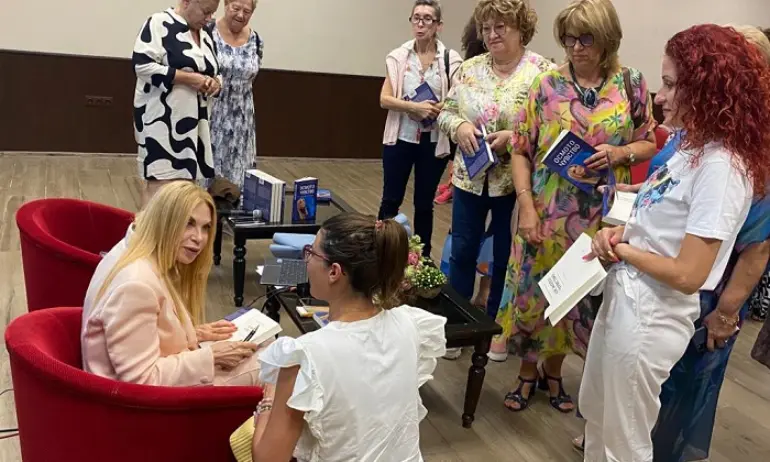 Теодора Стефанова представи във Варна второто издание на книгата си Осмото чувство – ключът към Вселената - Tribune.bg