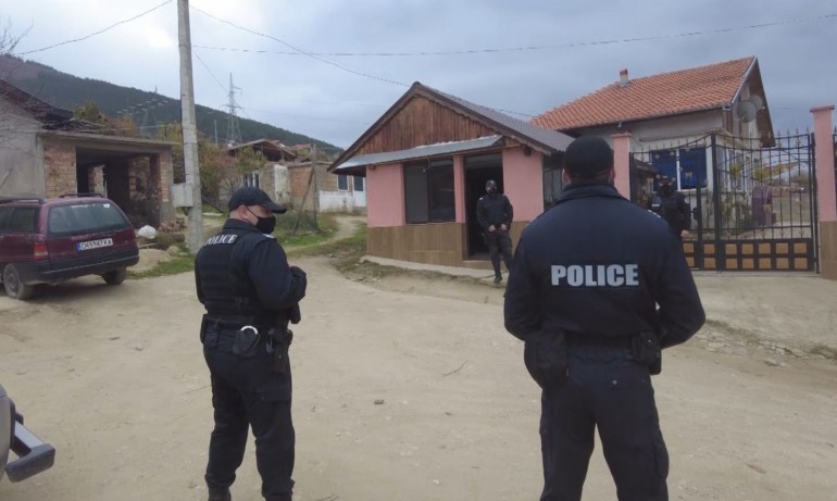 Освободиха обвинените за пране на пари и контрабанда от Сливен - Tribune.bg