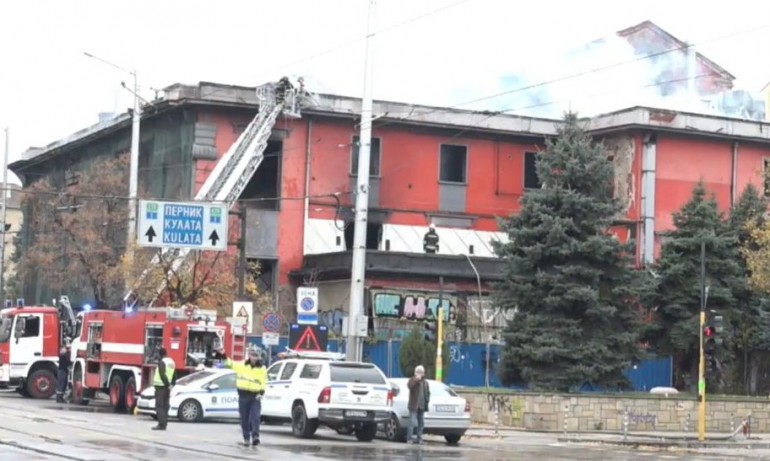 Огромен пожар в бивше столично заведение - Tribune.bg