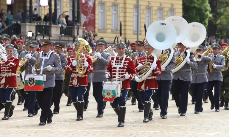 Няма да има военен парад за Гергьовден - Tribune.bg