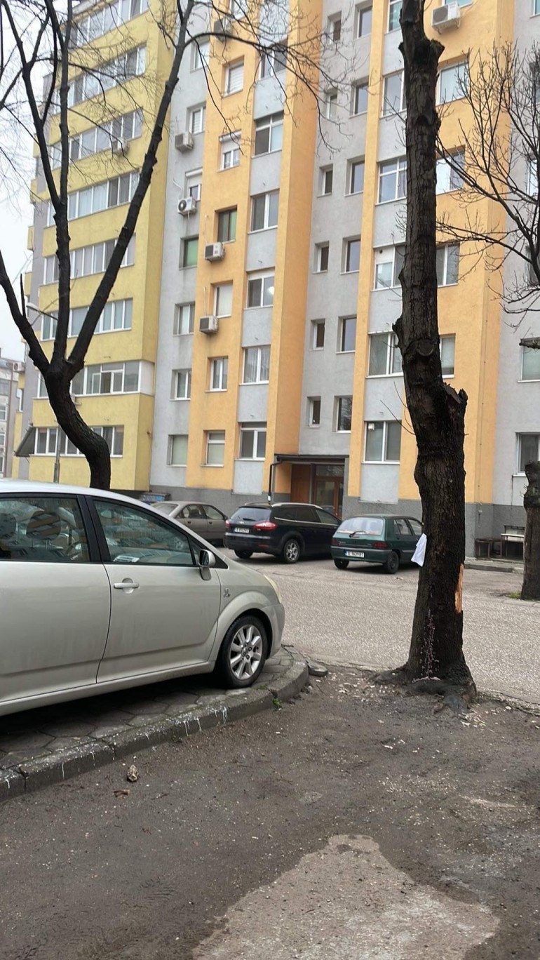Блокът където живеят родителите на Василев е един от първите санирани в Хасково