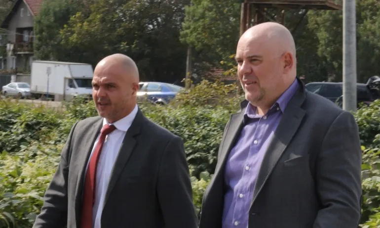 Имотната мафия на прицел на антимафиотите: 10 души са арестувани - Tribune.bg