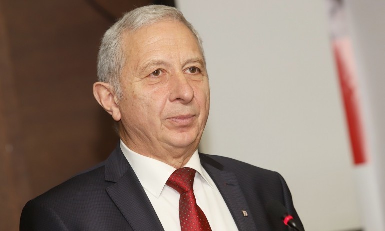 Проф. Огнян Герджиков: Аматьори предлагат опасни закони, станахме за смях на света - Tribune.bg