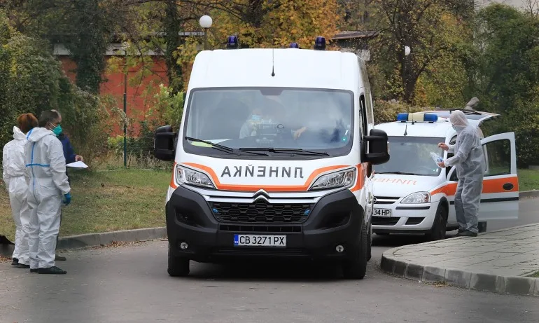 Проверяват случай на 47-годишен мъж, починал след ваксинация - Tribune.bg