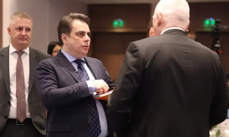 Ведомството на Асен Василев иска връщане на ДДС ставката от 20% за ресторантьорите - Tribune.bg