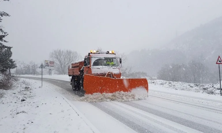 Проходите Петрохан и Троян-Кърнаре остават затворени - Tribune.bg