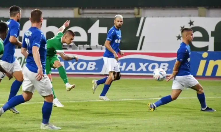 Феновете скочиха! Замесиха Спартак (ВН) в политическата кампания - Tribune.bg