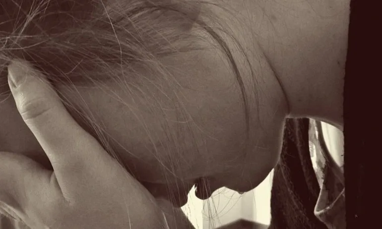 Млада жена твърди, че е бита и държана в плен от мъжа си по време на новогодишните празници - Tribune.bg