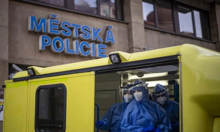 Чехия въведе допълнителни изисквания за пристигащите от България - Tribune.bg