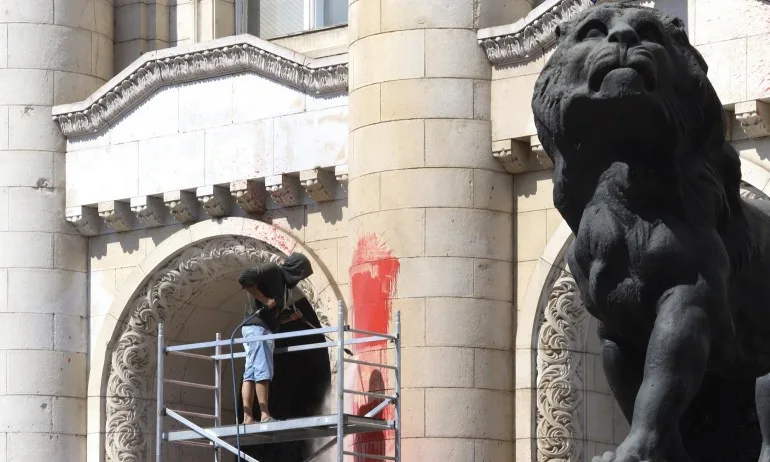 Христо Иванов на разпит за червената боя по Съдебната палата - Tribune.bg