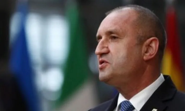 Десислава Атанасова: Сътрудници на ДС са цвета на нацията, азотна тор се лее в Черно море - Tribune.bg