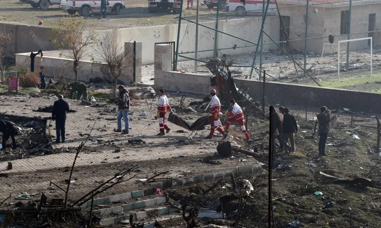 Запис разкрива подробности за сваления в Иран украински Боинг - Tribune.bg