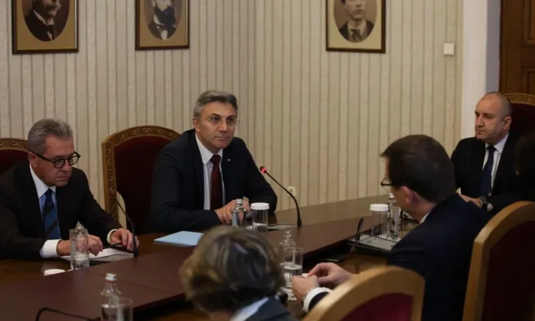 Карадайъ към Радев: ДПС трябва да е във властта, за да влезем в еврозоната и Шенген - Tribune.bg