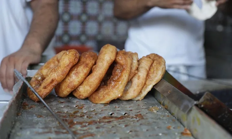 Български и албански банди в битка кой да овладее пазара на понички в Гърция - Tribune.bg