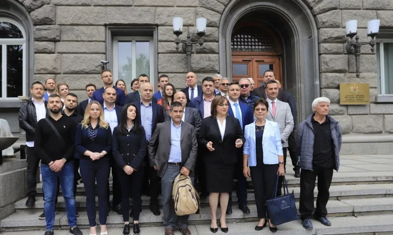 Нинова: Тръгваме на тези избори с нови сили и нова енергия - Tribune.bg