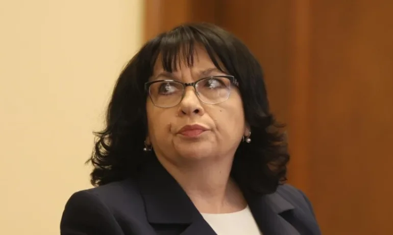 Теменужка Петкова отговори на Асен Василев за притесненията на ЕК за България - Tribune.bg