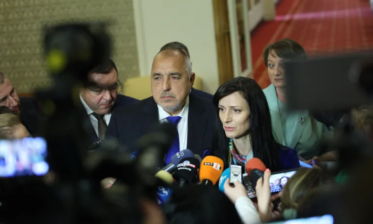 Продължават усилията на Мария Габриел да състави правителство с първия мандат - Tribune.bg