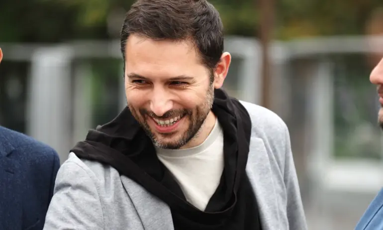 Бъдещият зам.-кмет в екипа на Терзиев: Една кола на семейство не ви ли стига? (ВИДЕО) - Tribune.bg