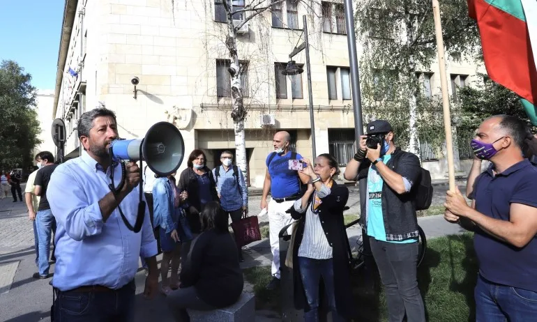 Протестът на ДБ се присъедини към този пред Министерския съвет - Tribune.bg