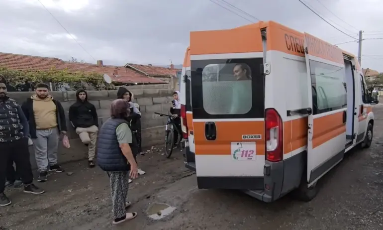 Потрошиха линейка в село край Казанлък, отзовала се за жена в тежко състояние - Tribune.bg