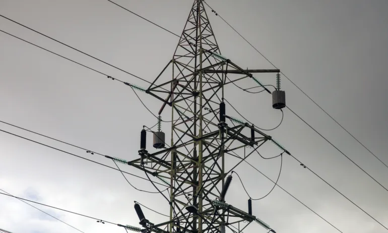 ЕРМ Запад продължава да обработва и изплаща компенсации за липсата на електрозахранване от края на 2024 г. - Tribune.bg