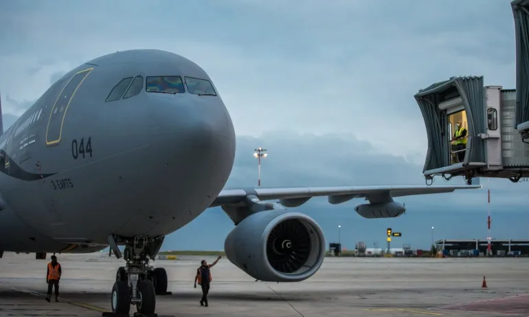 МВнР: 14 български граждани са напуснали Кабул до момента - Tribune.bg