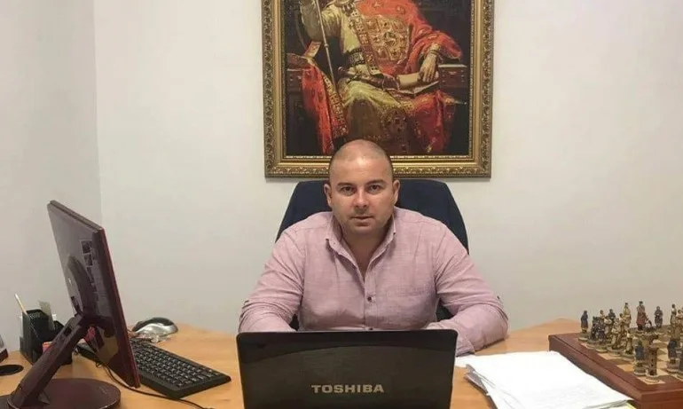 Оставка в АБВ-Пазарджик заради доц. Мангъров - Tribune.bg